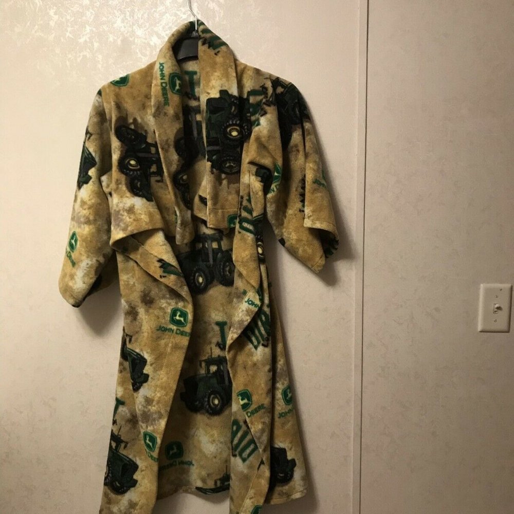John Deere Blanket with sleeves for Youth boy